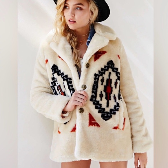 Ecote Cream Teddy Jacket with Tribal Design - Picture 4 of 4